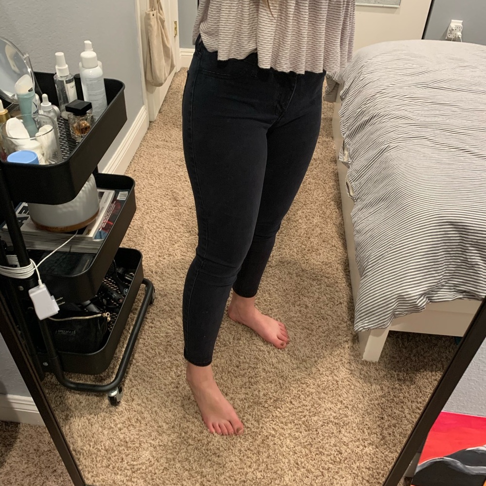 Black skinny jeans